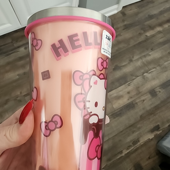 Hello Kitty - Picture 3 of 4